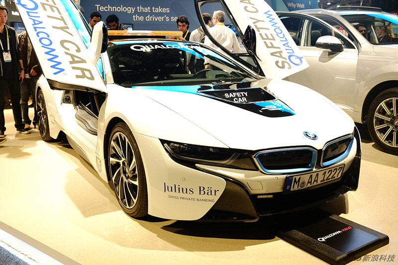 寶馬i8，雖然不是新車了，但比起滿大街都有的特斯拉，依然充滿新鮮感。