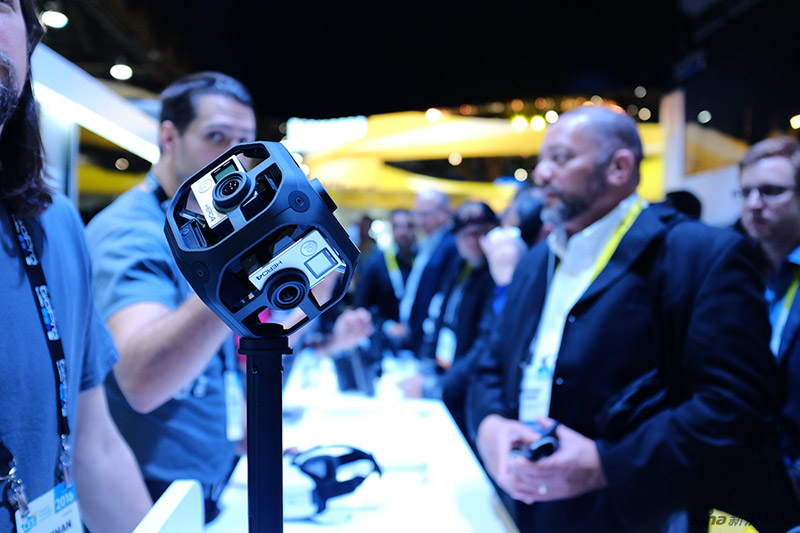 產品雖然不新，但運動相機廠商在不斷推出配件，讓它更好看。