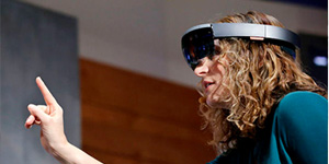 微軟全息頭盔可讓醫(yī)學(xué)生輕松了解人體3D結(jié)構(gòu)