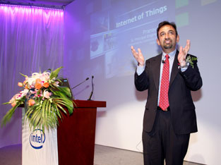 Ӣ�ؠ���ϯ���g��Pranav Mehta������BǶ��ʽ���g�İlչ